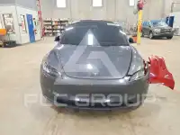 2025 Tesla Model 3 фото