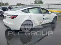 2025 Tesla Model 3 фото