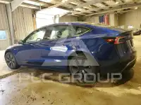 2025 Tesla Model 3 фото