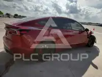 2025 Tesla Model 3 фото