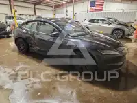 2025 Tesla Model 3 фото
