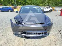 2025 Tesla Model 3 фото