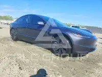2025 Tesla Model 3 фото