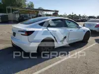 2025 Tesla Model 3 фото