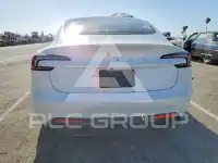 2025 Tesla Model 3 фото