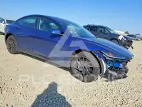 2025 Tesla Model 3 фото