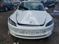 2025 Tesla Model 3 фото