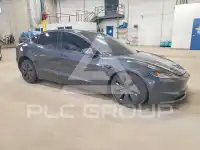 2025 Tesla Model 3 фото