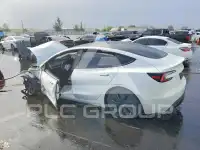2025 Tesla Model 3 photo