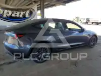2025 Tesla Model 3 фото
