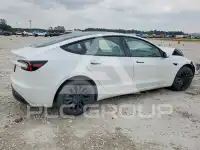 2025 Tesla Model 3 фото