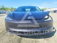 2025 Tesla Model 3 фото