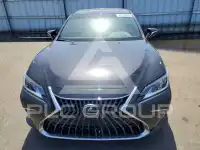 2025 Lexus ES300 photo