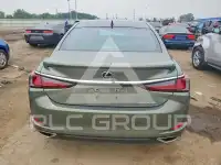2025 Lexus ES350 photo