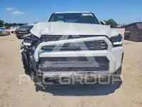 2025 Toyota 4 RUNNER photo