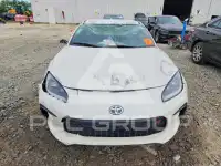 2025 Toyota GR 86 фото