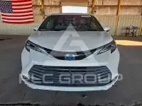 2025 Toyota SIENNA фото
