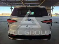 2025 Toyota SIENNA фото