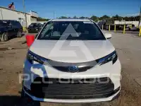 2025 Toyota SIENNA photo