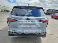 2025 Toyota SIENNA фото