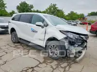 2025 Toyota SIENNA фото