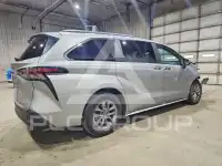 2025 Toyota SIENNA фото