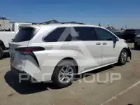 2025 Toyota SIENNA фото