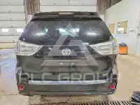 2011 Toyota SIENNA photo