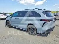 2025 Toyota SIENNA фото