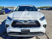 2025 Toyota Highlander photo
