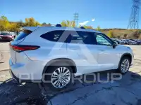 2025 Toyota Highlander photo