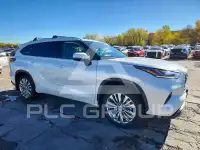 2025 Toyota Highlander photo