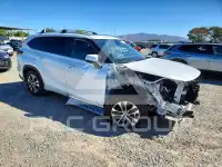 2025 Toyota Highlander фото