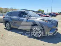 2025 Toyota Highlander photo