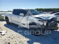 2025 Toyota TUNDRA фото