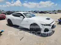2025 Ford MUSTANG photo