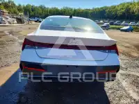 2025 Hyundai Elantra photo