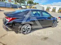 2025 Hyundai Elantra photo