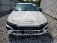 2025 Hyundai Elantra photo