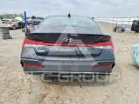 2025 Hyundai Elantra photo