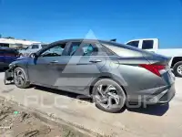 2025 Hyundai Elantra фото