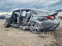 2025 Hyundai Elantra photo