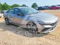 2025 Hyundai Elantra photo