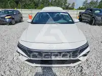 2025 Hyundai Elantra photo