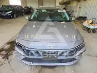 2025 Hyundai Elantra photo