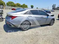 2025 Hyundai Elantra фото