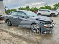 2025 Hyundai Elantra photo