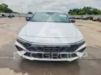 2025 Hyundai Elantra photo