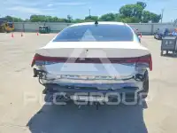 2025 Hyundai Elantra фото