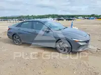 2025 Hyundai Elantra photo